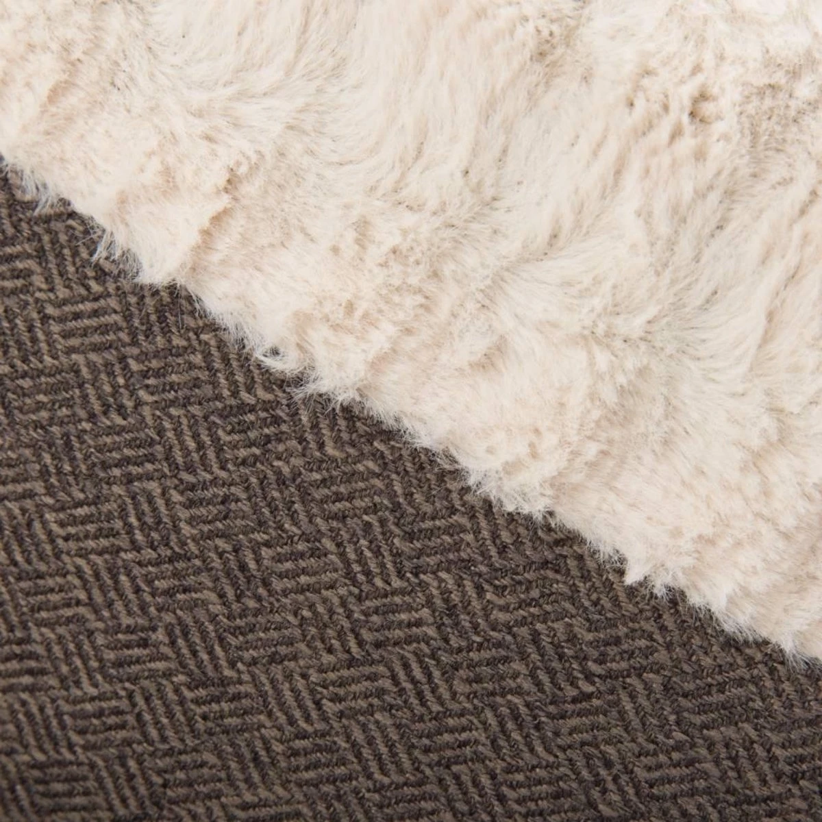 Scruffs Ellen Donut - Warme Hondenmand Van Imitatiebont - Kleur Grijs, Roze Of Bruin - Maat M Of L - Kleur: Grijs, Maat: Medium - Afbeelding 4